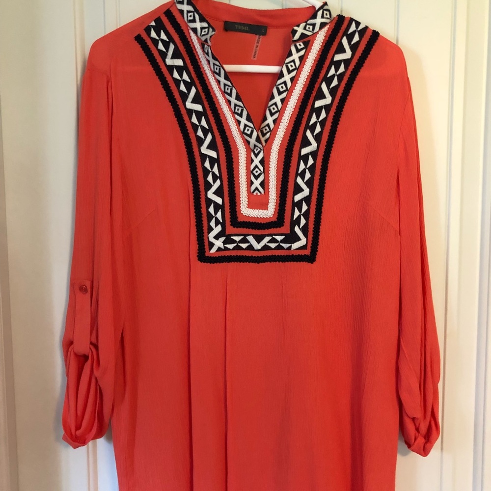 Long Pattern V-neck Top